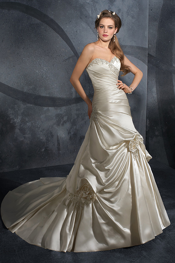 Court Train Sweetheart Ivory Wedding Dress - Click Image to Close